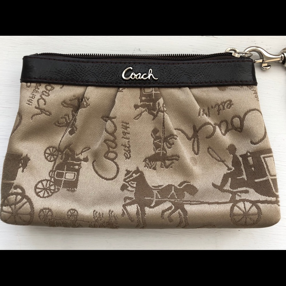 SOLD: Coach wristlet